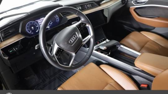 2019 Audi e-tron WA1VAAGE9KB008013