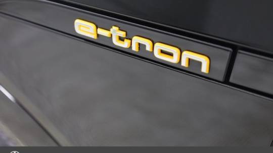 2019 Audi e-tron WA1VAAGE9KB008013