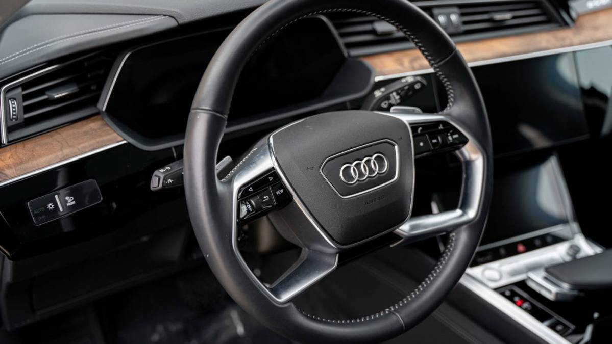 2019 Audi e-tron WA1VABGE1KB020985