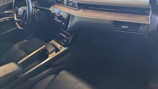 2019 Audi e-tron WA1VAAGE6KB021558