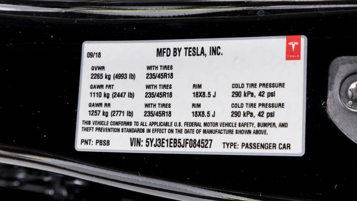 2018 Tesla Model 3 5YJ3E1EB5JF084527