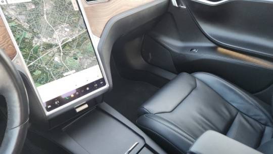 2017 Tesla Model S 5YJSA1E24HF193403