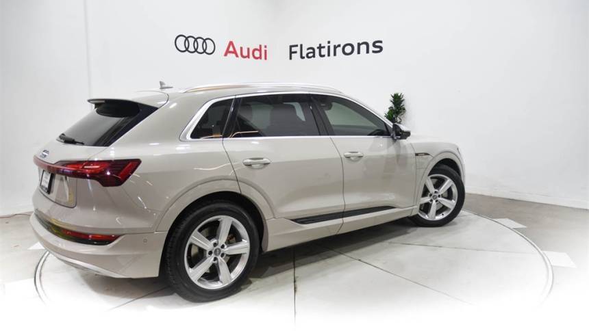2019 Audi e-tron WA1VABGEXKB014831