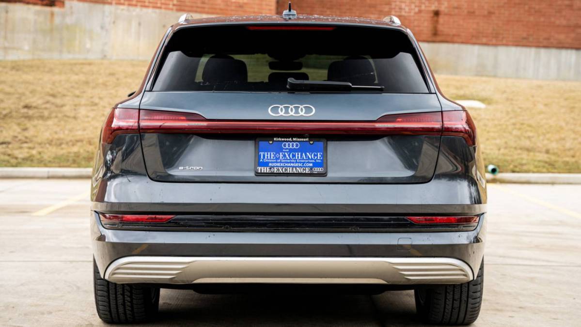 2019 Audi e-tron WA1LAAGE9KB013736