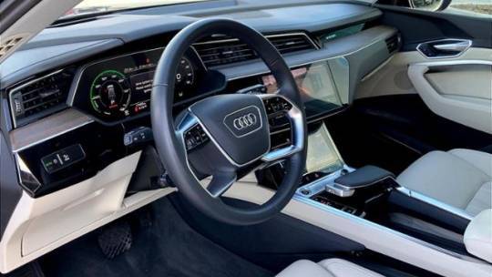 2021 Audi e-tron WA1VAAGE3MB021097