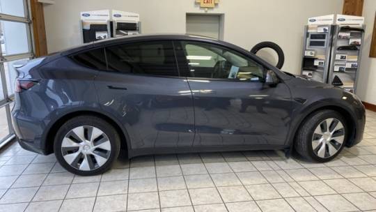 2021 Tesla Model Y 5YJYGDEE8MF196366