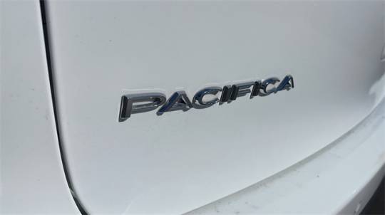 2018 Chrysler Pacifica Hybrid 2C4RC1N71JR159370