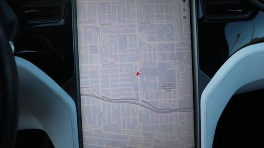 2018 Tesla Model X 5YJXCBE23JF124357