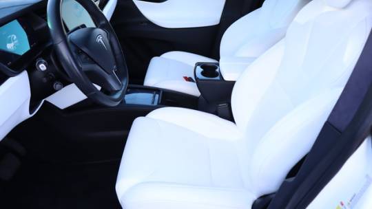 2018 Tesla Model X 5YJXCBE23JF124357