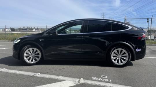 2019 Tesla Model X 5YJXCAE28KF154532