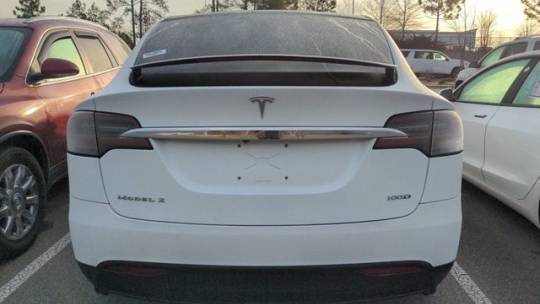 2018 Tesla Model X 5YJXCDE21JF115572