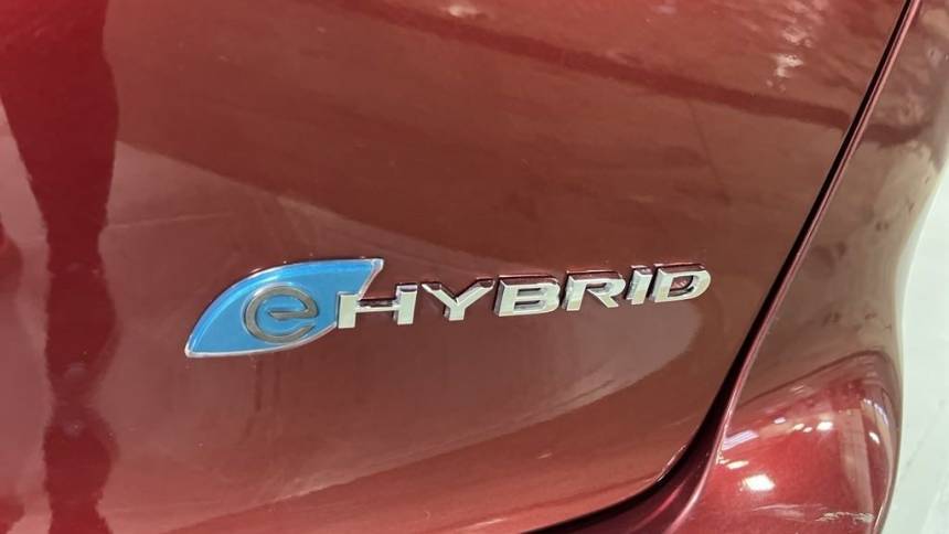 2018 Chrysler Pacifica Hybrid 2C4RC1L74JR218141