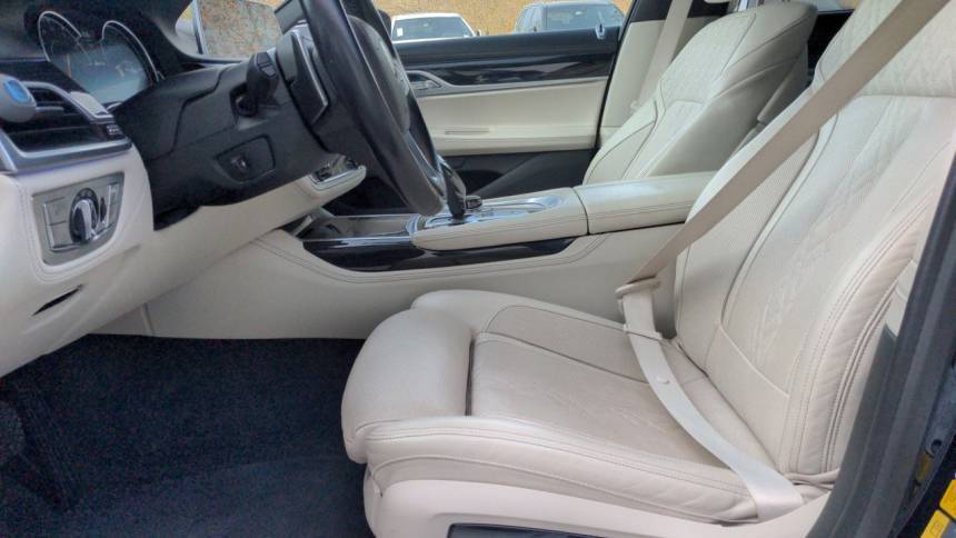 2018 BMW 7 Series WBA7J2C51JG497998