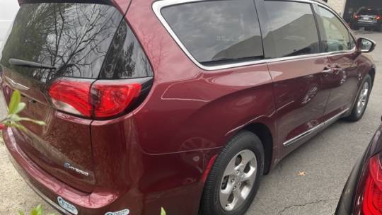 2018 Chrysler Pacifica Hybrid 2C4RC1N73JR178647