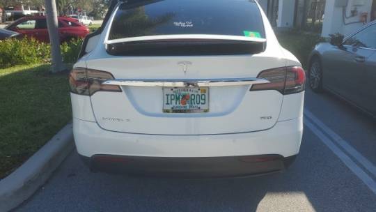 2019 Tesla Model X 5YJXCDE29KF152824