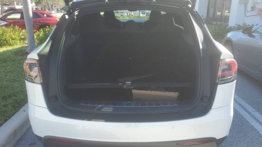 2019 Tesla Model X 5YJXCDE29KF152824