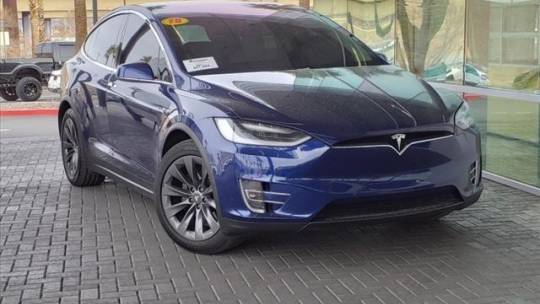 2018 Tesla Model X 5YJXCBE27JF087457