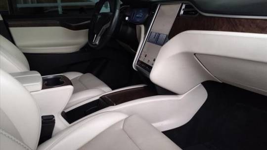 2018 Tesla Model X 5YJXCBE27JF087457