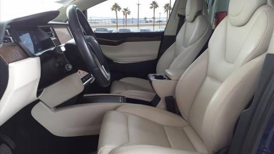 2018 Tesla Model X 5YJXCBE27JF087457