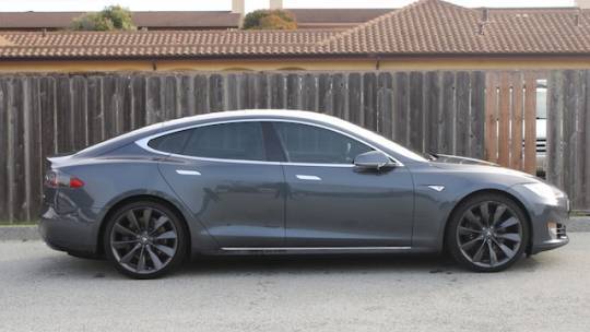 2015 Tesla Model S 5YJSA1H25FFP75647