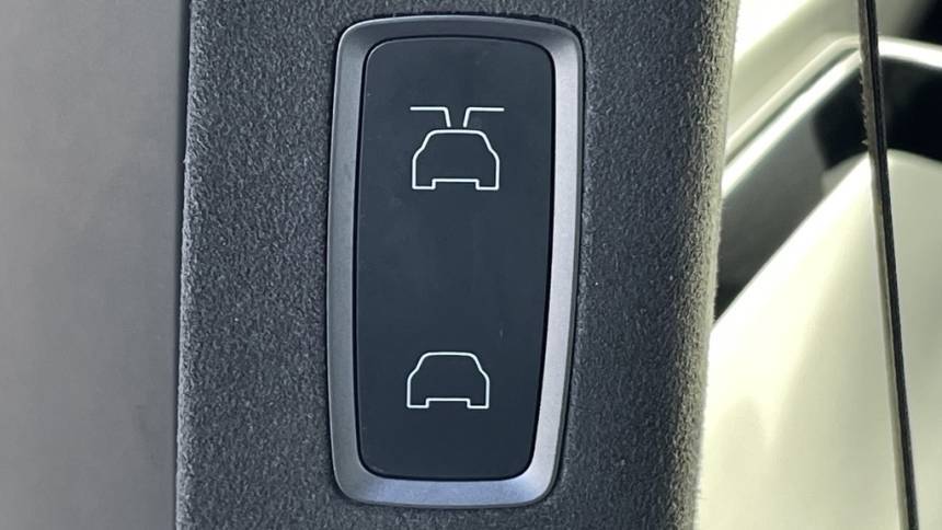 2019 Tesla Model X 5YJXCBE29KF214131