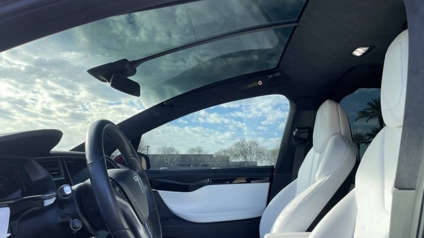 2019 Tesla Model X 5YJXCBE29KF214131