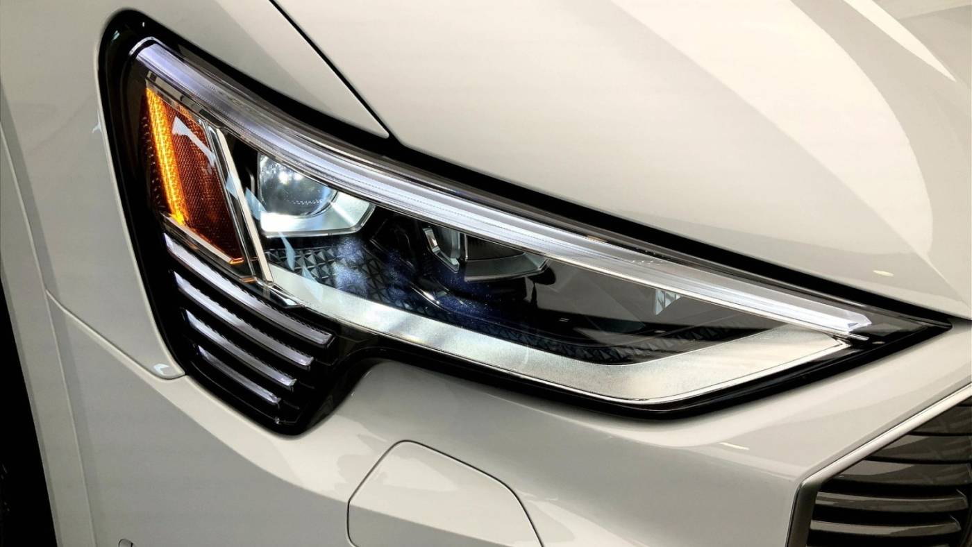 2019 Audi e-tron WA1LAAGE4KB024837