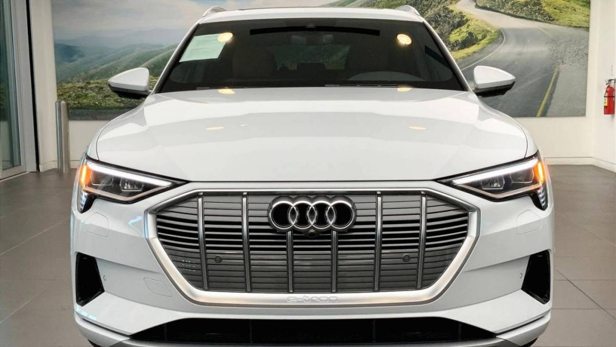 2019 Audi e-tron WA1LAAGE4KB024837