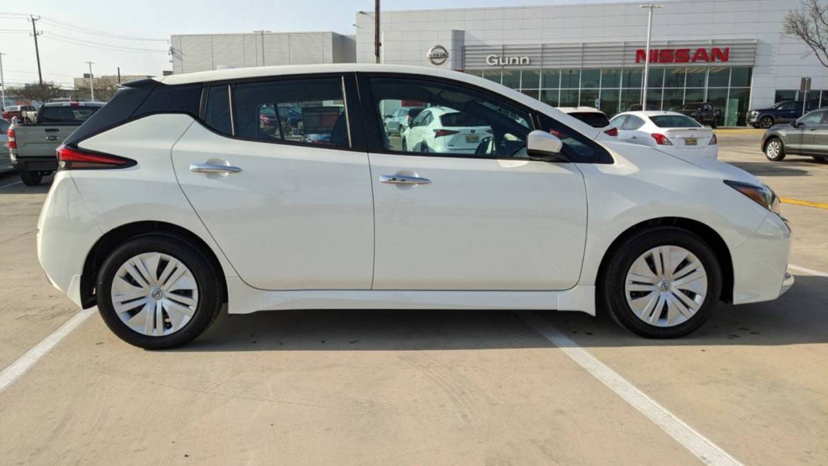 2023 Nissan LEAF 1N4AZ1BV6PC555123
