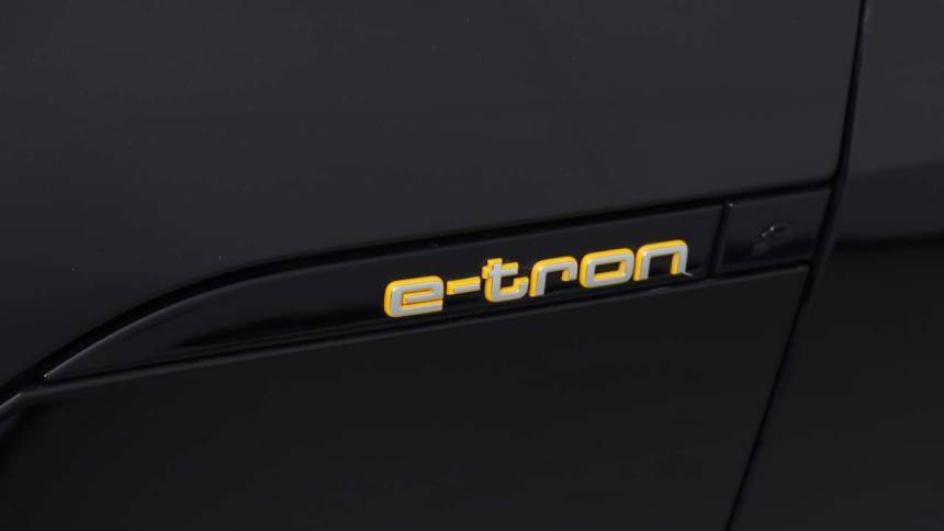 2021 Audi e-tron WA1VAAGE1MB012401