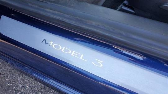 2018 Tesla Model 3 5YJ3E1EB1JF101078