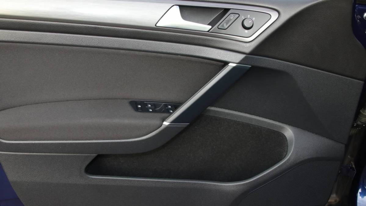 2019 Volkswagen e-Golf WVWKR7AU3KW913215