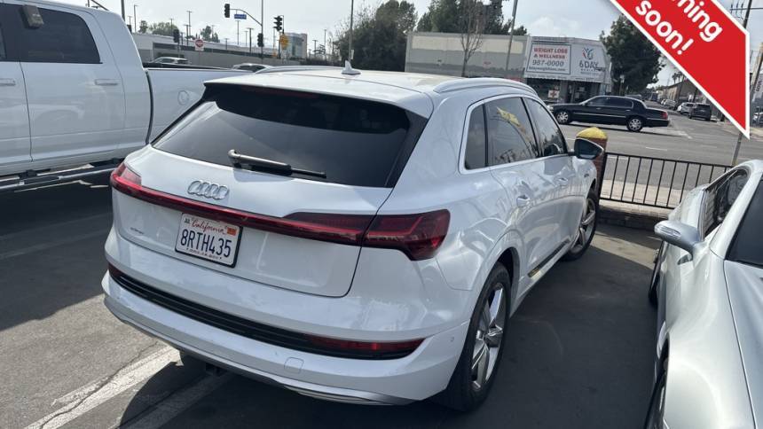 2019 Audi e-tron WA1LAAGE8KB023934