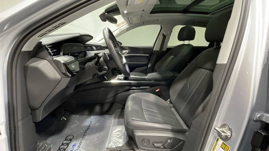 2021 Audi e-tron WA1LAAGE9MB028756