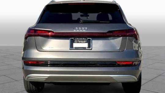 2019 Audi e-tron WA1VAAGE2KB017572