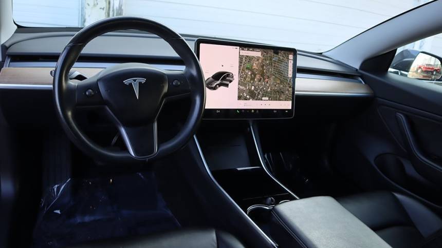 2018 Tesla Model 3 5YJ3E1EB5JF145472