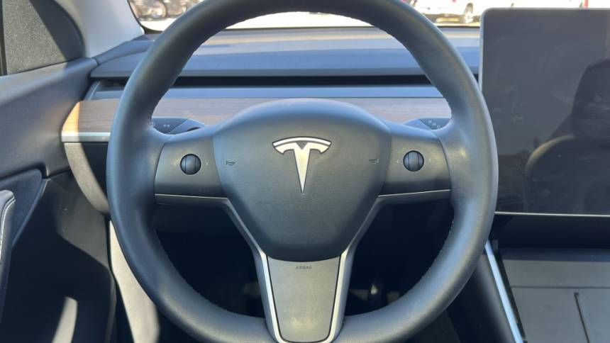 2020 Tesla Model Y 5YJYGDEE8LF045283