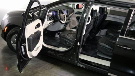 2018 Chrysler Pacifica Hybrid 2C4RC1N78JR276363
