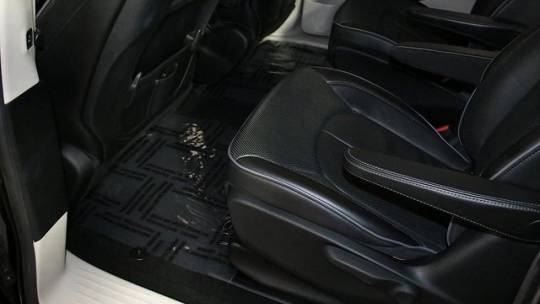 2018 Chrysler Pacifica Hybrid 2C4RC1N78JR276363