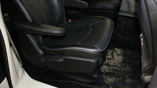 2018 Chrysler Pacifica Hybrid 2C4RC1N78JR276363