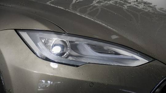 2015 Tesla Model S 5YJSA1E20FF117495