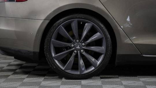 2015 Tesla Model S 5YJSA1E20FF117495