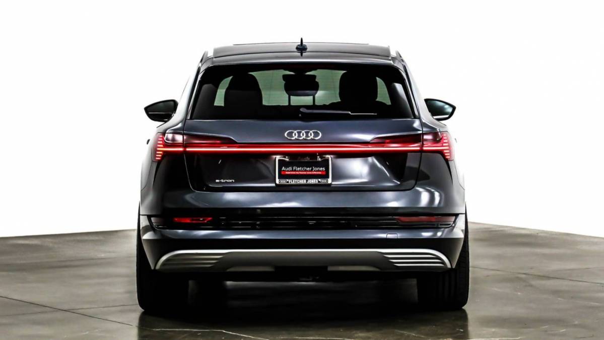 2019 Audi e-tron WA1LAAGE6KB024337
