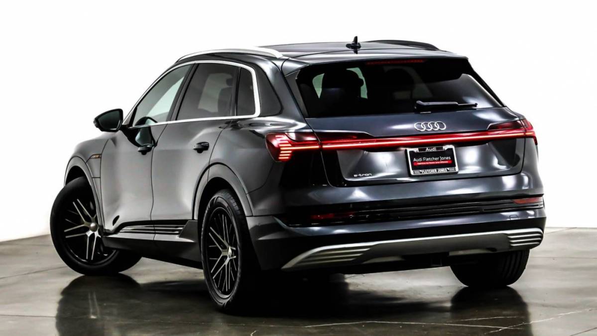2019 Audi e-tron WA1LAAGE6KB024337