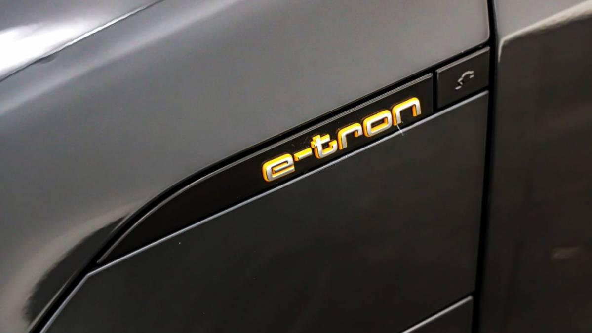 2019 Audi e-tron WA1VABGE5KB024733