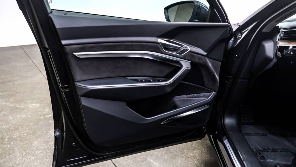 2019 Audi e-tron WA1VABGE5KB024733