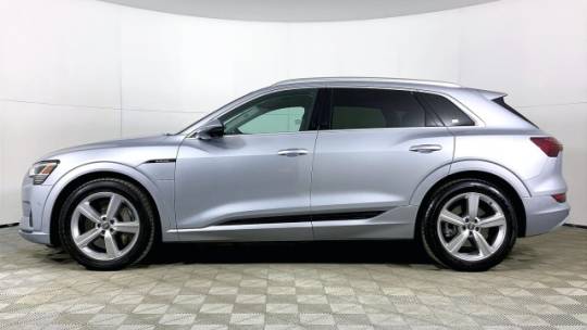 2019 Audi e-tron WA1LAAGE9KB023196