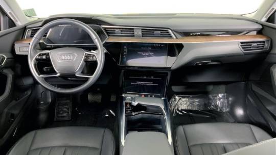2019 Audi e-tron WA1LAAGE9KB023196