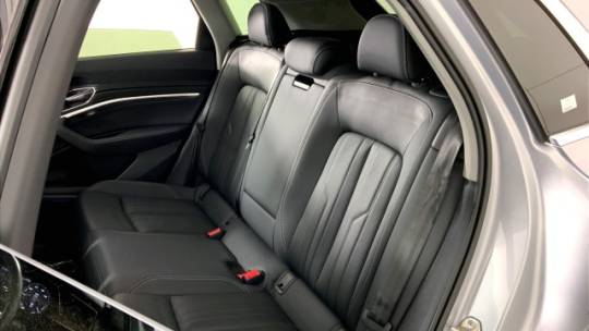 2019 Audi e-tron WA1LAAGE9KB023196