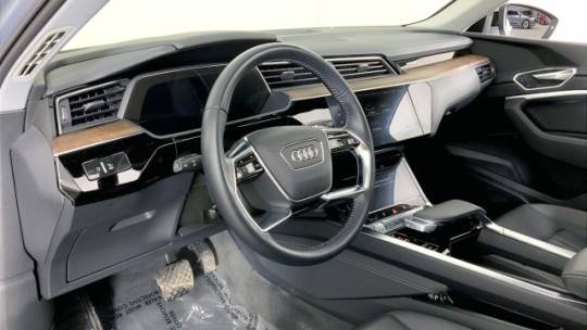 2019 Audi e-tron WA1LAAGE9KB023196